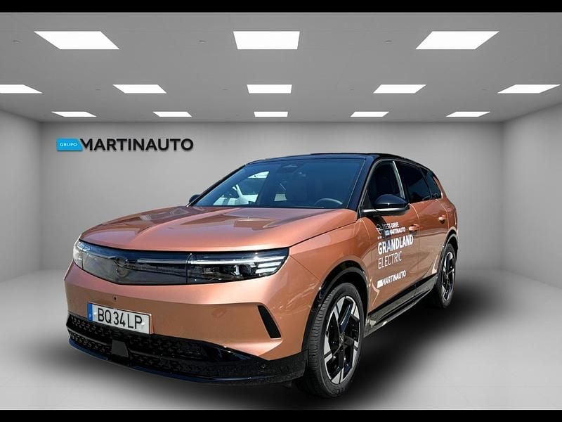 Castanho Novo 2025 Opel Grandland Electric Edition SUV | € 45.500 - Imagem 1/4