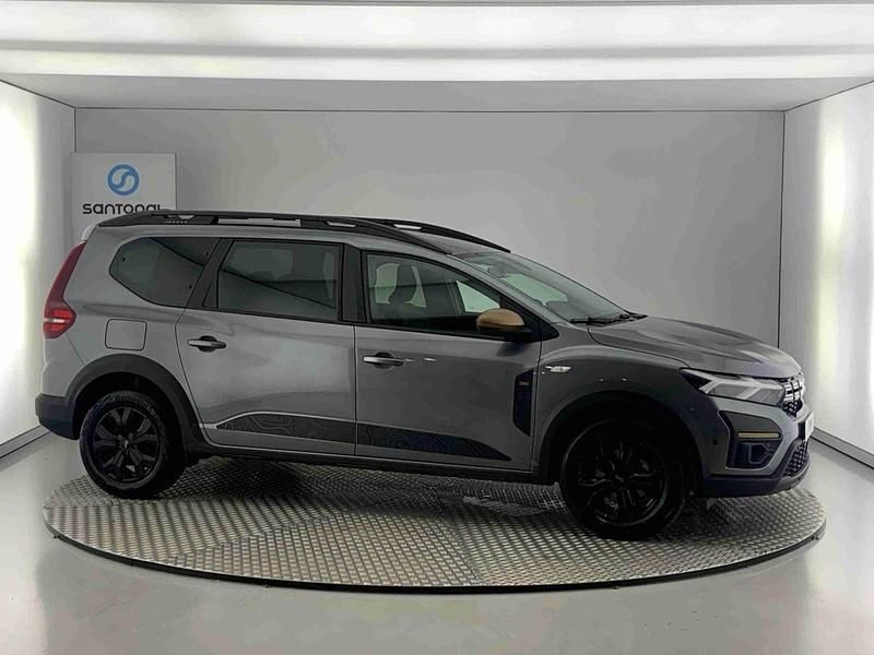 Cinzento Usado 2024 Dacia Jogger | € 19.990 (Preço justo) - Imagem 1/4