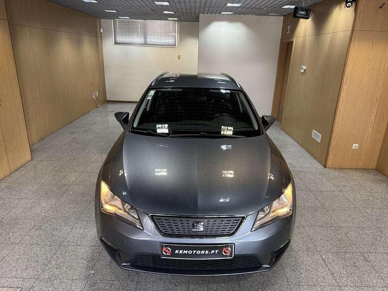 Usado Seat Leon ST 110 HP (80 kW) 2015 Cinzento Carrinha