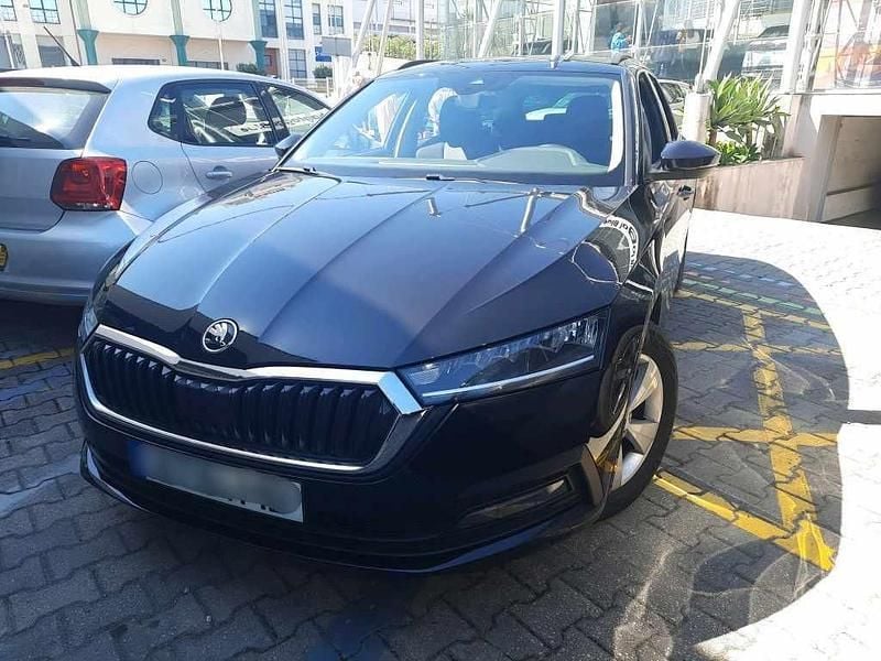 Preto Usado 2022 Skoda Octavia Carrinha | € 19.990 (Preço justo) - Imagem 1/4