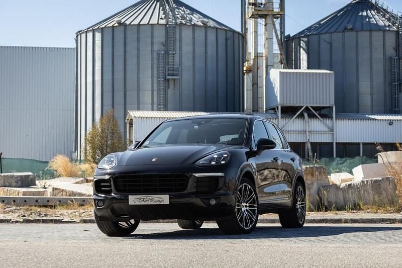 Preto Usado 2016 Porsche Cayenne SUV | € 42.500 (Preço justo) - Imagem 1/4