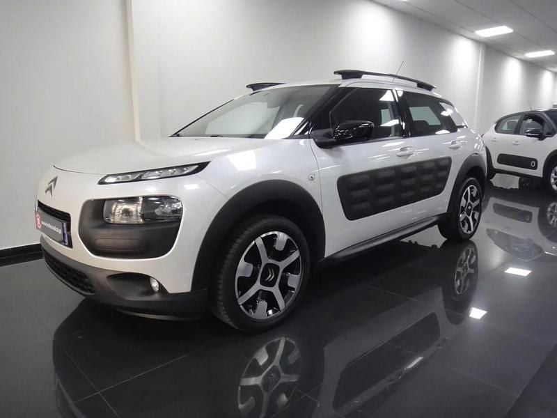 Branco Usado 2015 Citroën C4 Cactus PureTech Citadino | € 10.900 (Preço justo) - Imagem 1/4