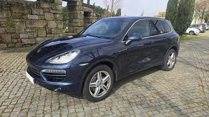 Usado Porsche Cayenne Platinum Edition 245 HP (180 kW) 2012 Azul SUV