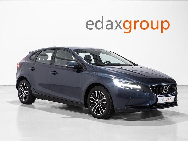 Cinza Usado 2018 Volvo V40 Momentum | € 13.990 (Super Preço) - Imagem 1/4