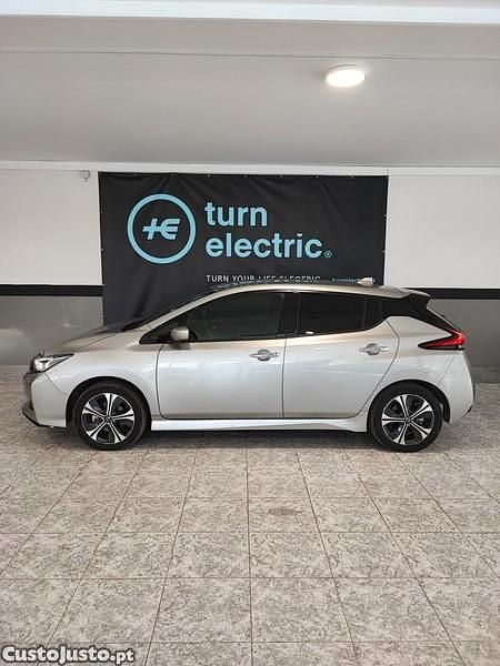Cinza Usado 2021 Nissan Leaf Tekna Citadino | € 19.900 (Preço justo) - Imagem 1/1