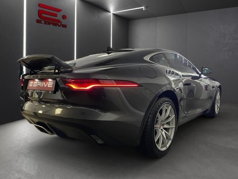 Usado Jaguar F-Type First Edition 300 HP (220 kW) 2020 Cinza Coupé