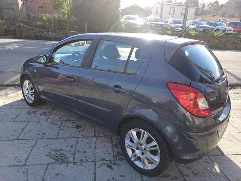 Usado Opel Corsa 80 HP (58 kW) 2006 Cinzento Citadino
