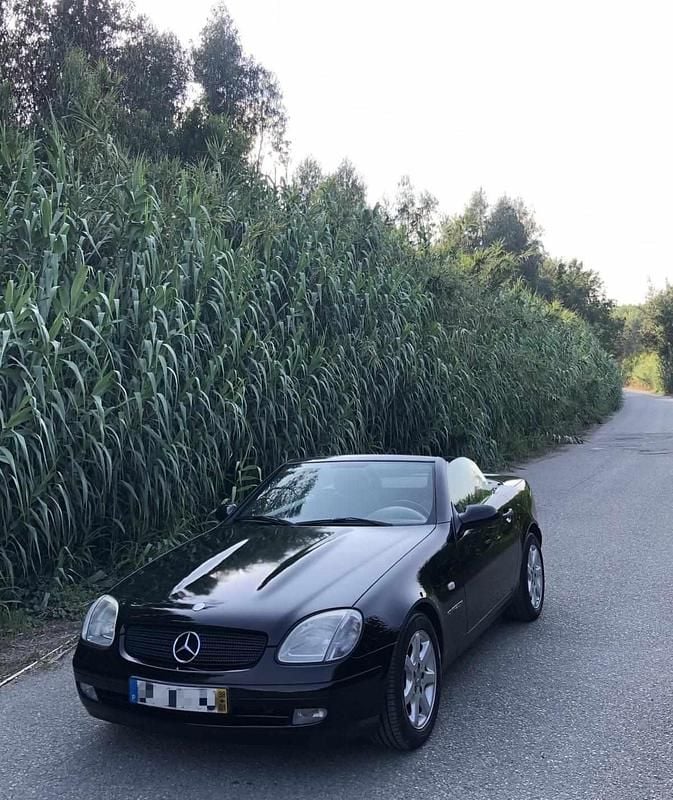 Usado Mercedes SLK200 192 HP (141 kW) 1998 Preto Cabrios