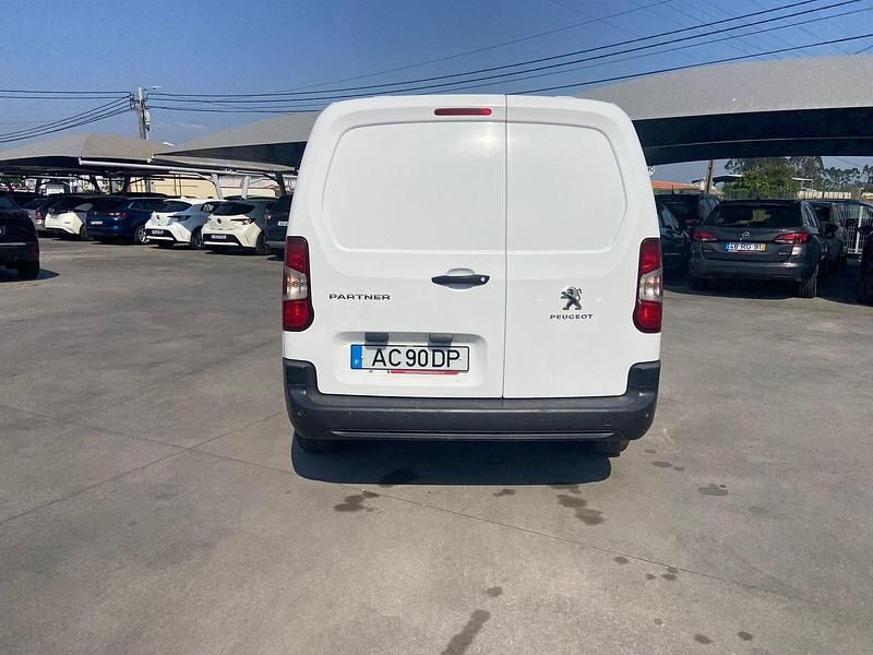 Cinza Usado 2020 Ford Kuga Titanium SUV | € 18.900 (Caro) - Imagem 1/4