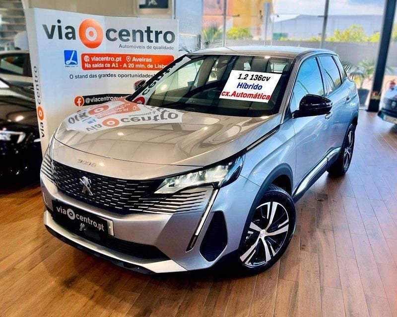 Cinza Usado 2024 Peugeot 3008 Allure SUV | € 28.400 - Imagem 1/4