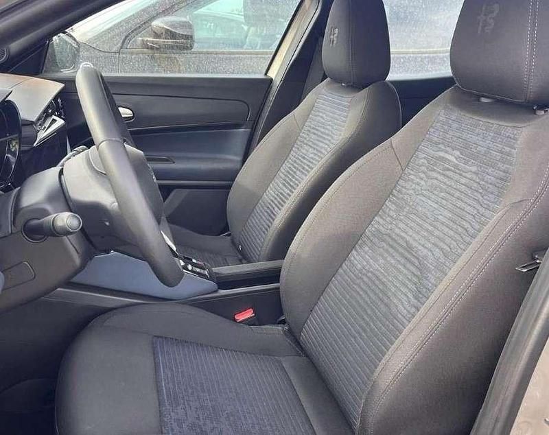 Usado Alfa Romeo Junior 114 kW (156 HP) 2025 Branco SUV