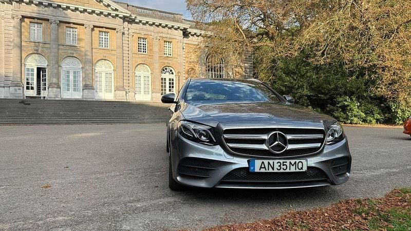 Usado 2019 Mercedes E200 AMG line Sedan | € 29.900 - Imagem 1/4
