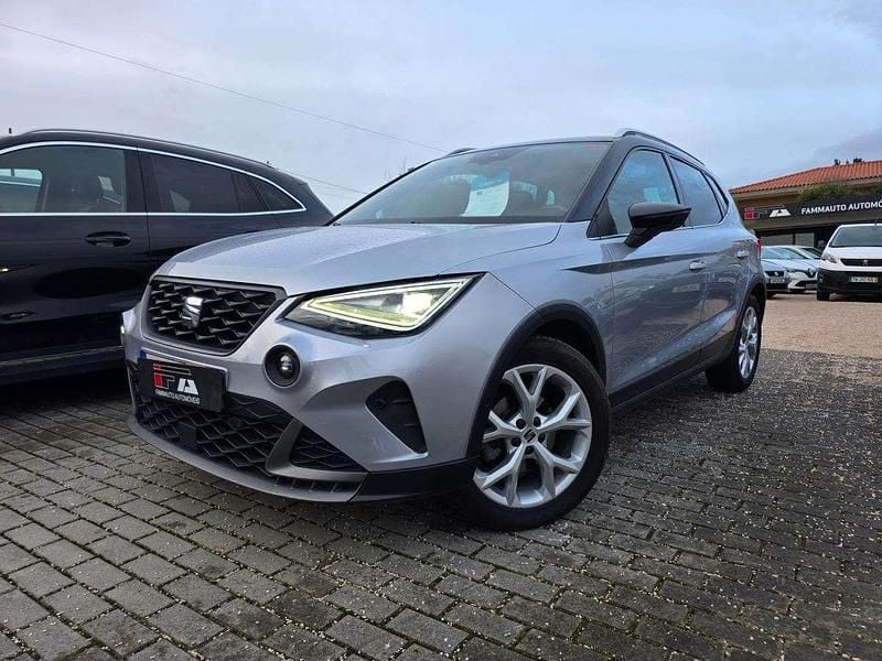 Cinzento Usado 2021 Seat Arona SUV | € 16.400 (Preço justo) - Imagem 1/4