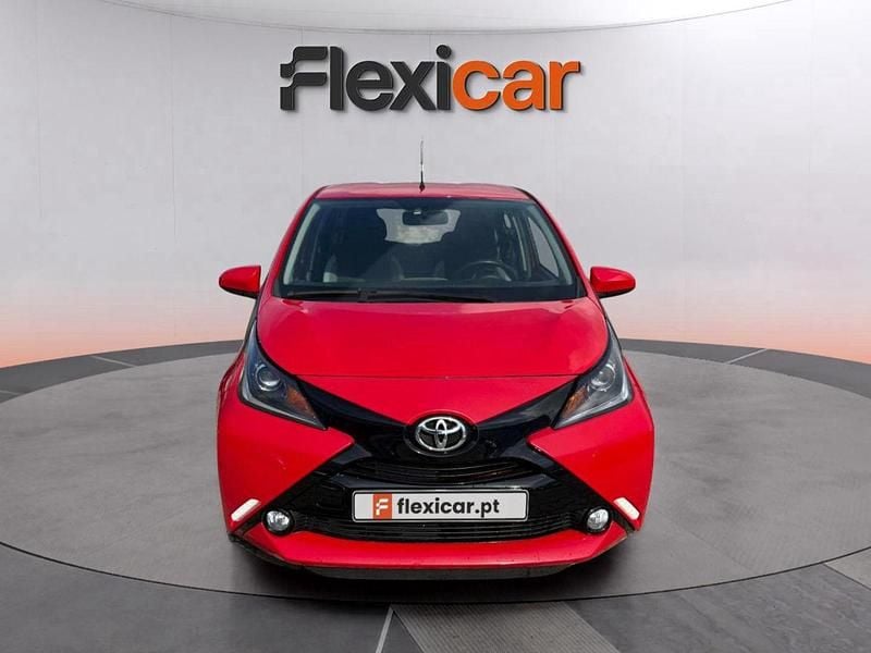 Vermelho Usado 2018 Toyota Aygo X-play Citadino | € 11.490 (Preço justo) - Imagem 1/4