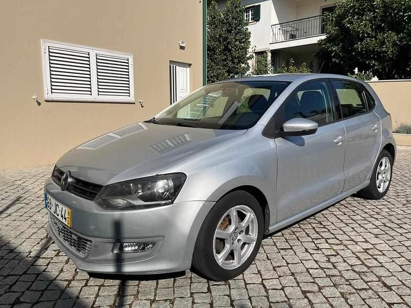 Cinzento Usado 2010 VW Polo Citadino | € 4.990 (Preço justo) - Imagem 1/4