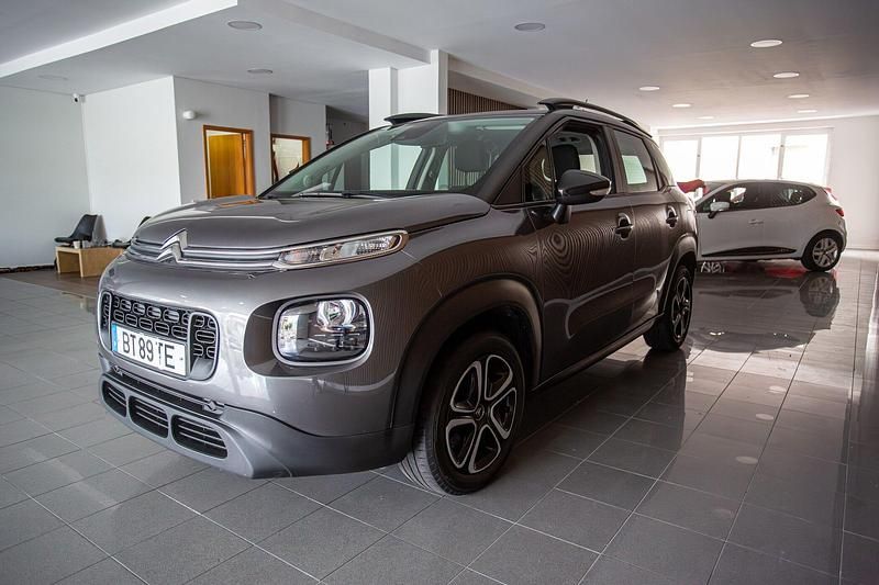 Cinza Usado 2020 Citroën C3 PureTech Citadino | € 12.950 (Preço justo) - Imagem 1/4
