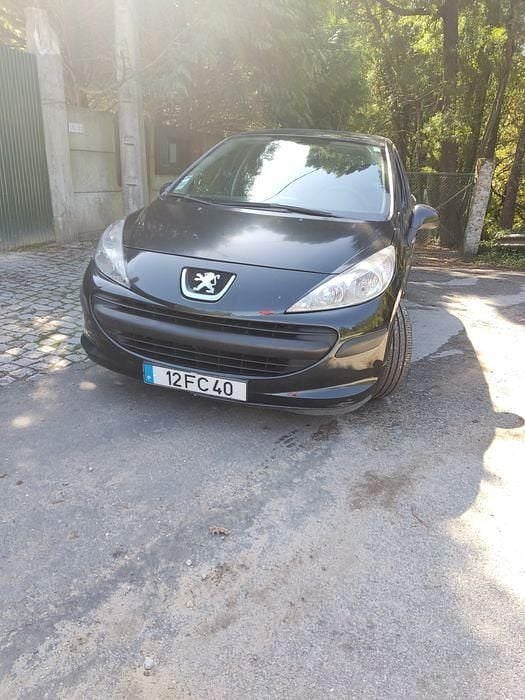 Usado 2008 Peugeot 207 Sedan | € 4.950 (Preço elevado) - Imagem 1/4