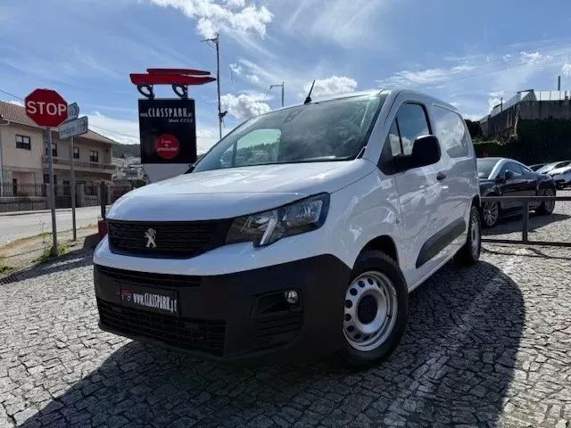 Branco Usado 2019 Peugeot Partner Monovolume | € 12.500 (Preço justo) - Imagem 1/4