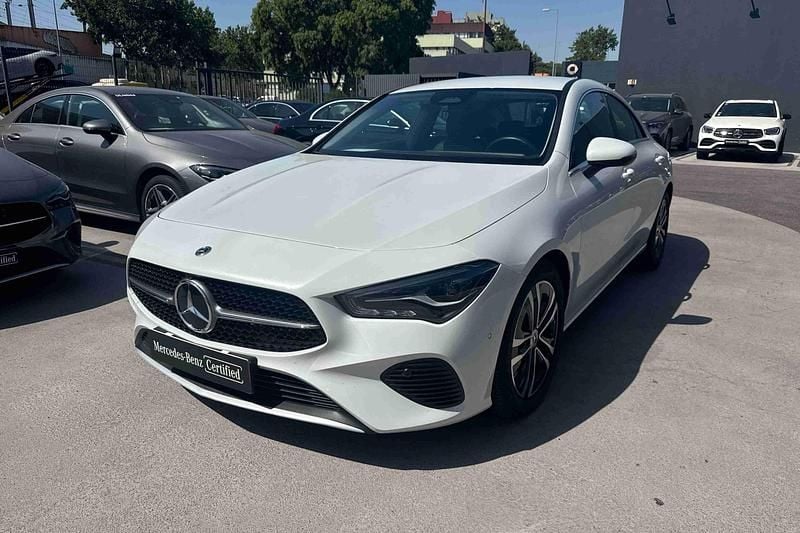 Usado Mercedes CLA180 116 HP (85 kW) 2024 Branco Sedan