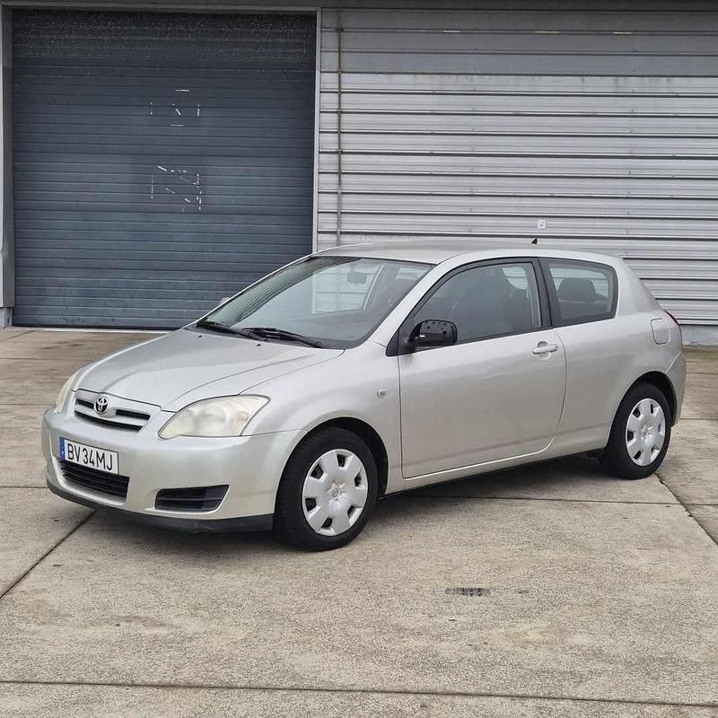 Cinzento Usado 2005 Toyota Corolla | € 8.750 (Preço elevado) - Imagem 1/4
