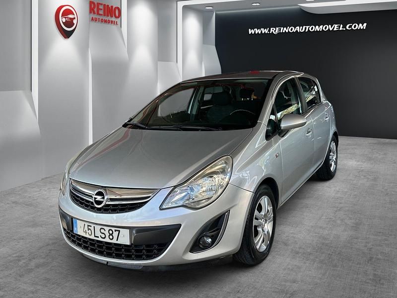 Cinza Usado 2011 Opel Corsa Enjoy | € 6.950 (Caro) - Imagem 1/4