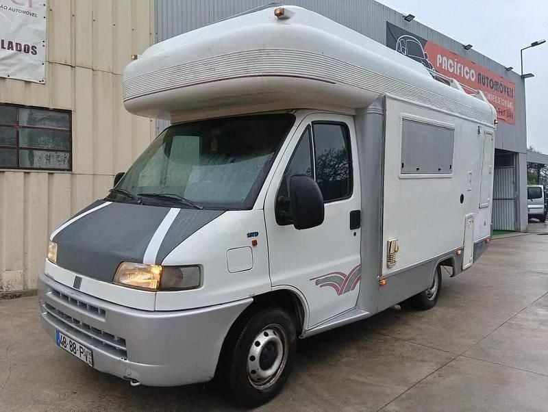 Usado Fiat Ducato 82 HP (60 kW) 2000 Branco Van