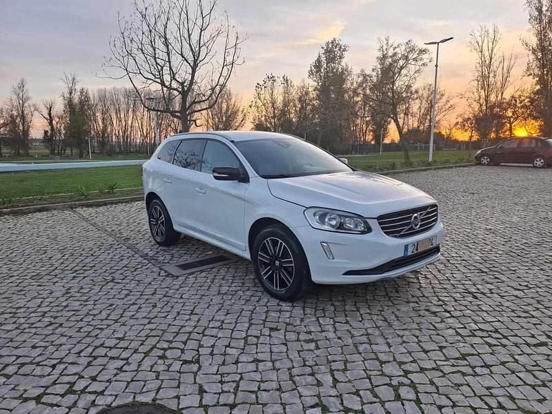 Branco Usado 2017 Volvo XC60 SUV | € 22.250 (Bom preço) - Imagem 1/4