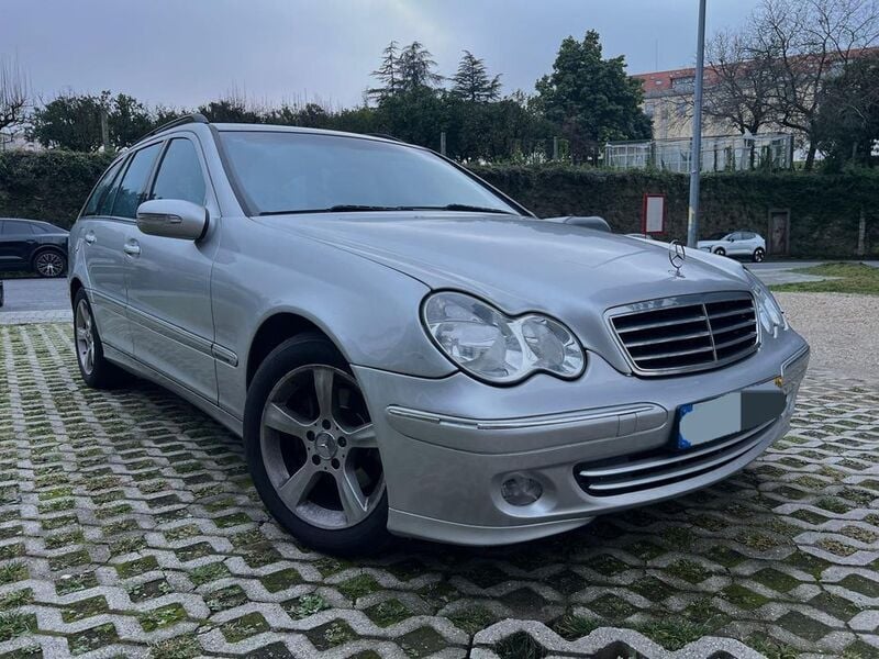 Usado 2004 Mercedes C220 Avantgarde Sedan | € 5.500 (Preço justo) - Imagem 1/4