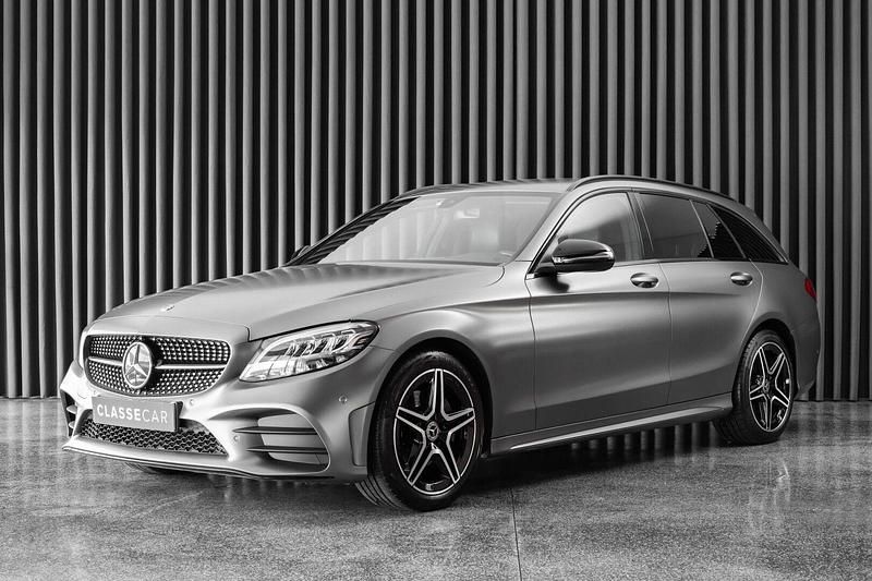 Cinza Usado 2019 Mercedes C200 AMG line Carrinha | € 25.250 (Preço elevado) - Imagem 1/4