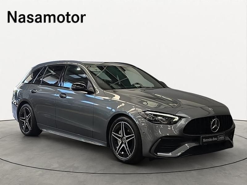 Cinzento escuro metalizado Usado 2023 Mercedes C300 Carrinha | € 51.900 (Preço justo) - Imagem 1/4