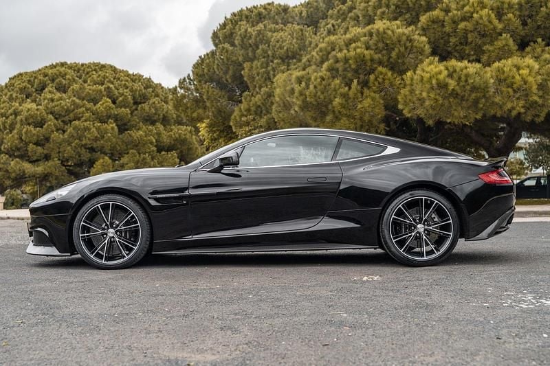 Usado Aston Martin DBS 573 HP (421 kW) 2012 Preto Coupé