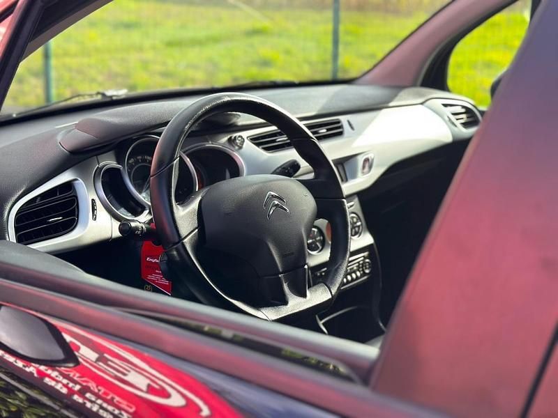 Preto Usado 2011 Citroën C3 Attraction Citadino | € 8.450 (Preço justo) - Imagem 1/2