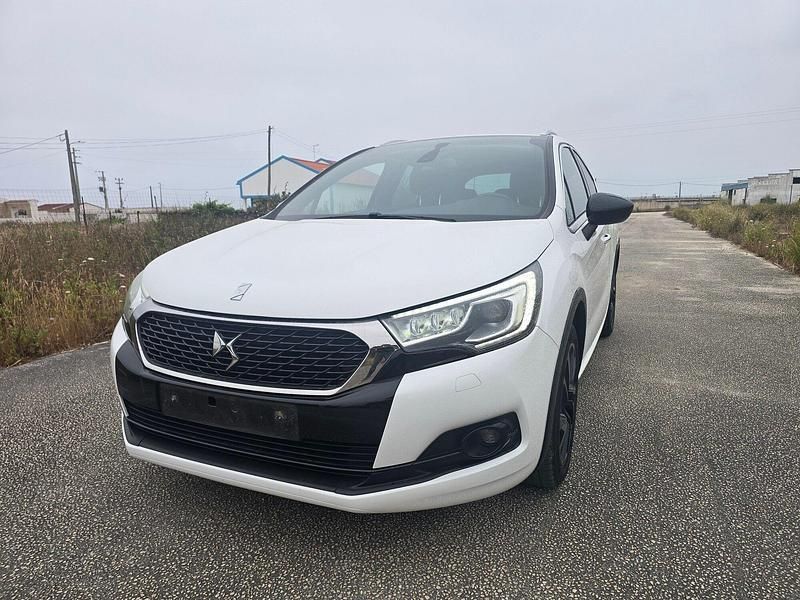 Branco Usado 2016 DS Automobiles DS4 So Chic | € 12.490 (Caro) - Imagem 1/4