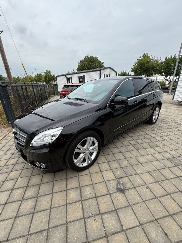 Preto Usado 2011 Mercedes R320 Monovolume | € 24.950 - Imagem 1/4