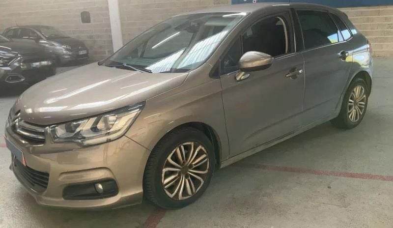 Cinza Usado 2016 Citroën C4 PureTech | € 9.900 (Bom preço) - Imagem 1/4