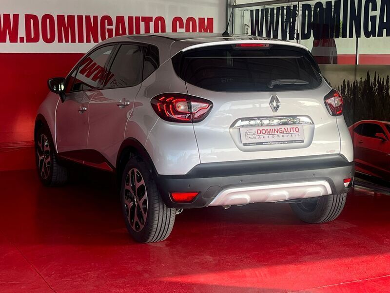 Usado Renault Captur 115 HP (84 kW) 2019 Cinzento SUV