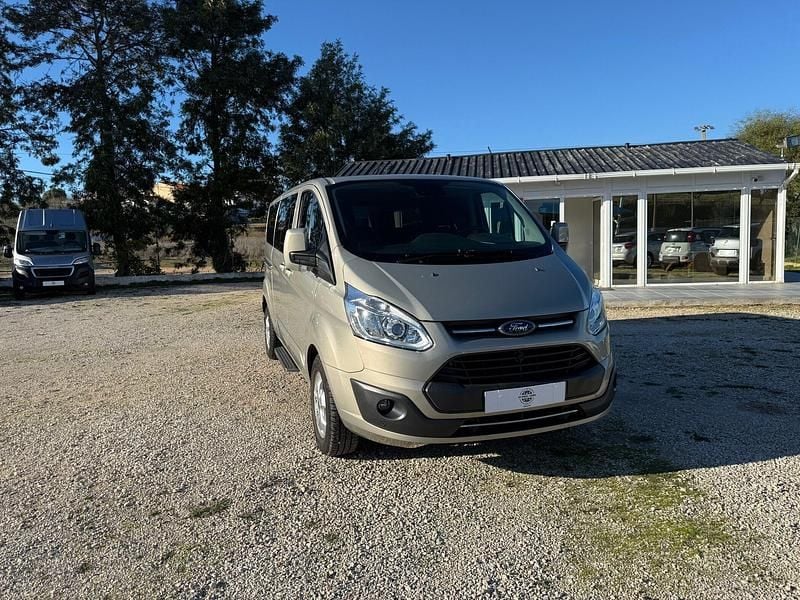 Cinza Usado 2017 Ford Transit Active Monovolume | € 35.900 - Imagem 1/4