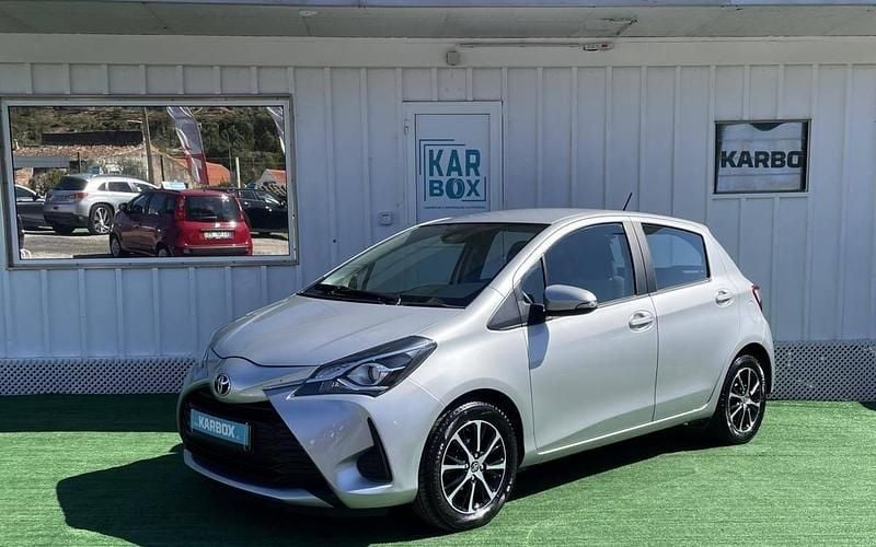Cinza Usado 2019 Toyota Yaris Comfort | € 13.990 (Preço justo) - Imagem 1/4