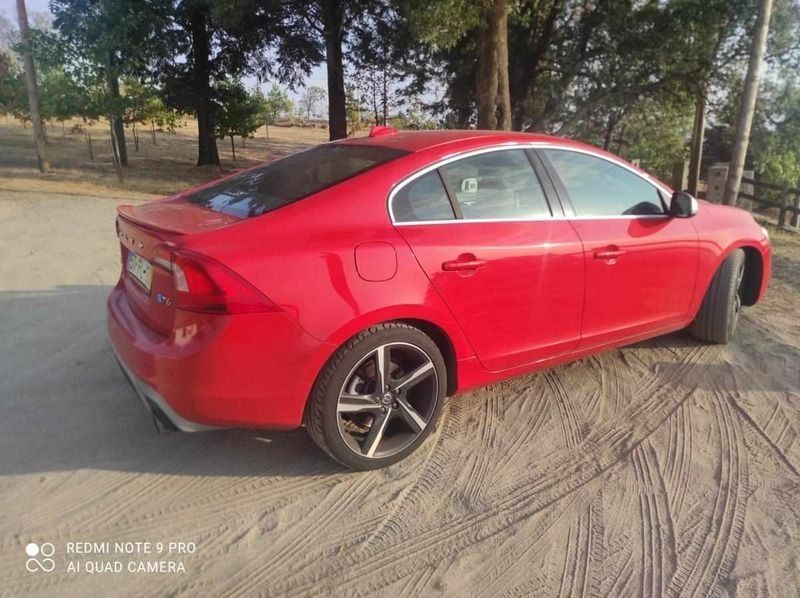 Usado Volvo S60 306 HP (225 kW) 2015 Vermelho Sedan