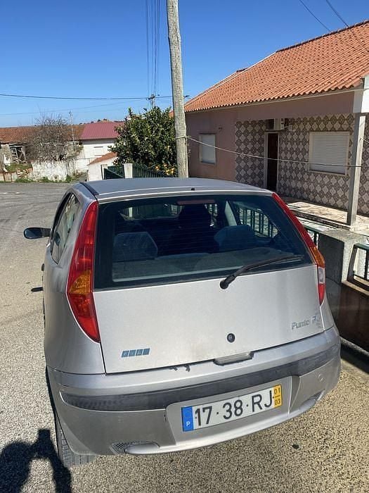 Usado Fiat Punto 60 HP (44 kW) 2001 Citadino