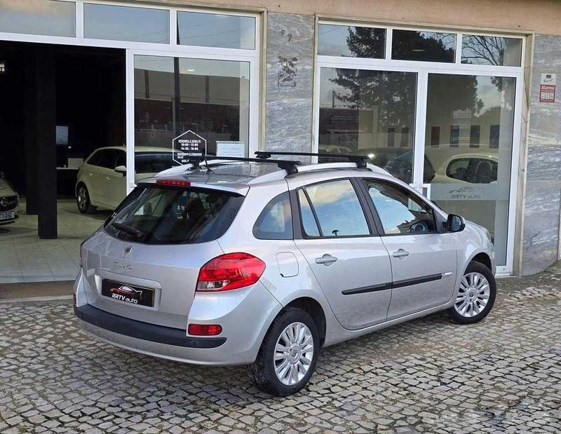 Usado Renault Clio IV 75 HP (55 kW) 2012 Cinzento Carrinha
