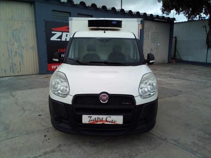Branco Usado 2015 Fiat Doblò Monovolume | € 13.900 - Imagem 1/4