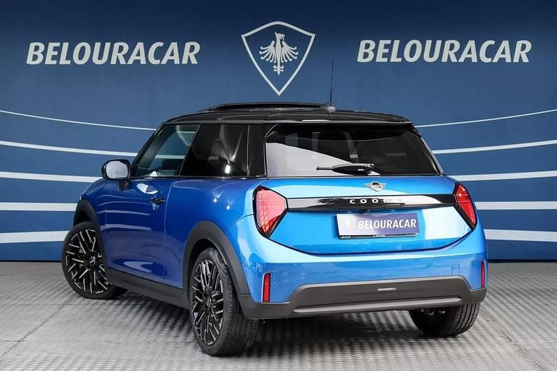 Usado Mini Cooper Coupé Favoured 156 HP (114 kW) 2024 Azul Coupé