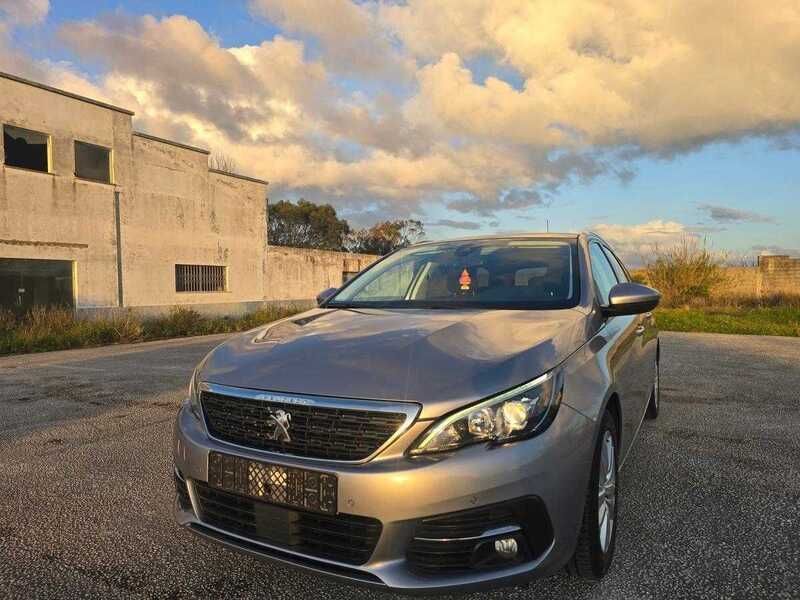 Cinzento Usado 2019 Peugeot 308 Allure | € 15.490 (Preço justo) - Imagem 1/4
