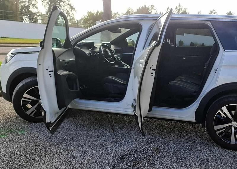 Usado Peugeot 5008 GT-line 131 HP (96 kW) 2018 Branco Sedan