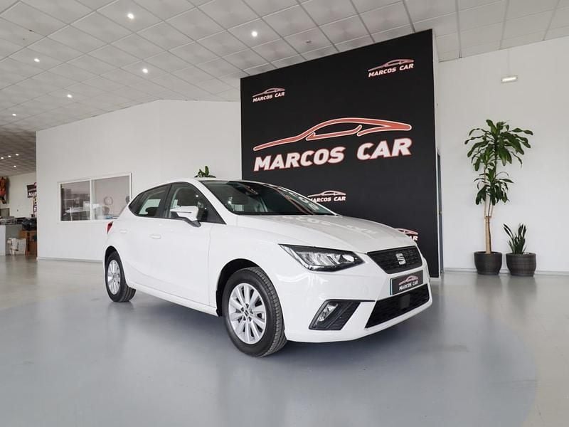 Usado Seat Ibiza Style 95 HP (69 kW) 2023 Branco Citadino