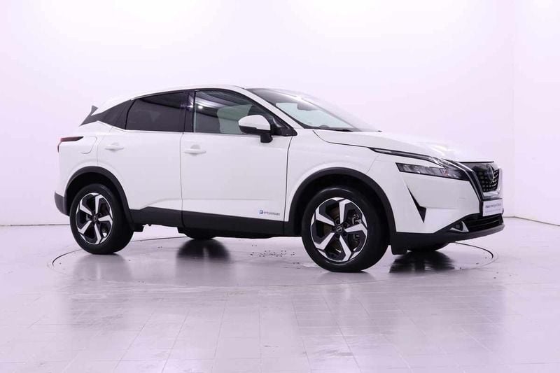 Branco pérola Usado 2023 Nissan Qashqai N-Connecta SUV | € 34.990 (Preço justo) - Imagem 1/4