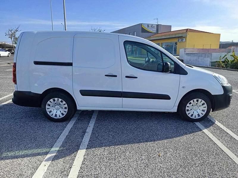 Branco Usado 2018 Citroën Berlingo Monovolume | € 13.500 (Preço elevado) - Imagem 1/4