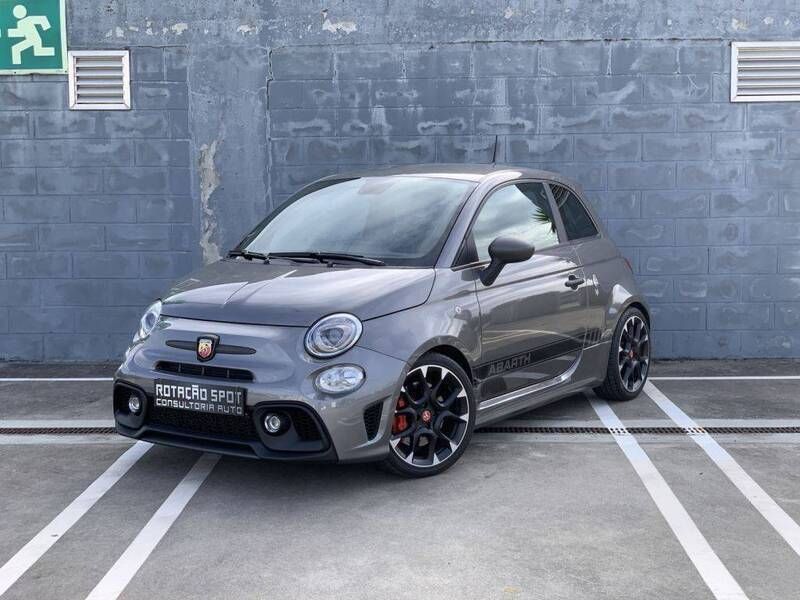 Cinzento Usado 2020 Abarth 500 Citadino | € 26.990 - Imagem 1/4