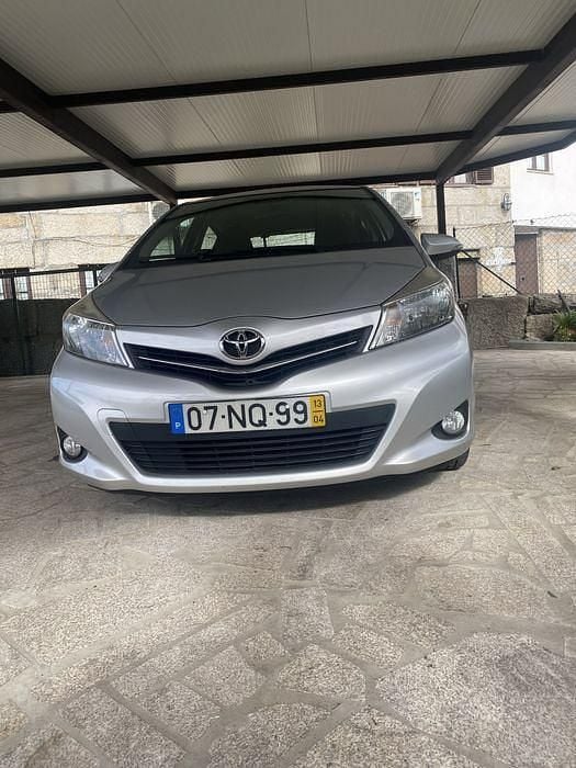 Usado 2013 Toyota Yaris Sedan | € 8.000 (Preço justo) - Imagem 1/4